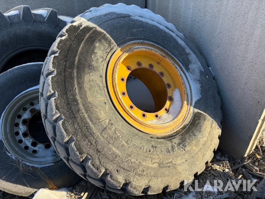 Entreprenaddäck JCB EarthMower 20.5R25 1st med fälg