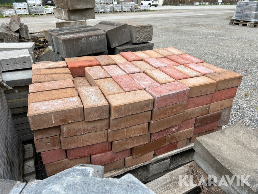 Pall med röda marksten ca 6m2