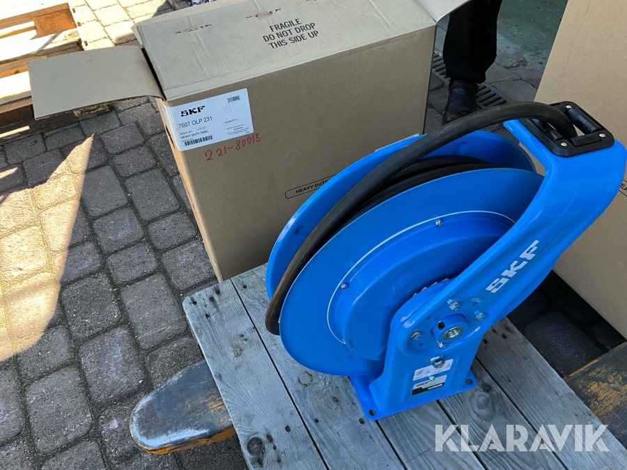 Slangvinda SKF 7607 OLP 231 med slang för tryckluft, vatten och olja