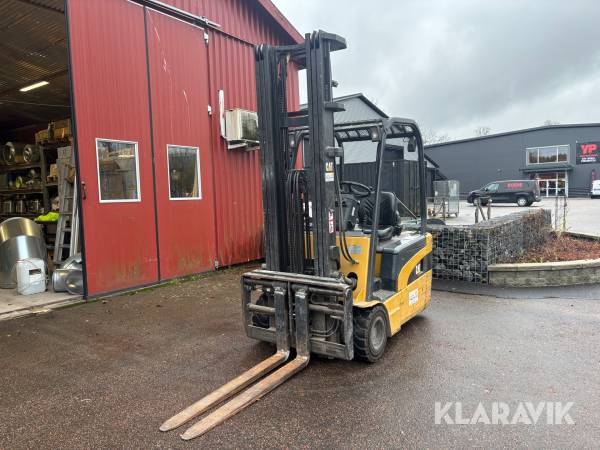 Truck CAT EP20NT med extra långgafflar
