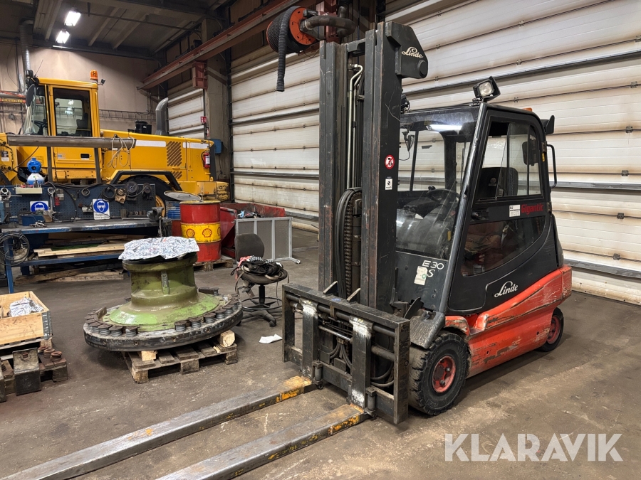 Gaffeltruck Linde E30-03