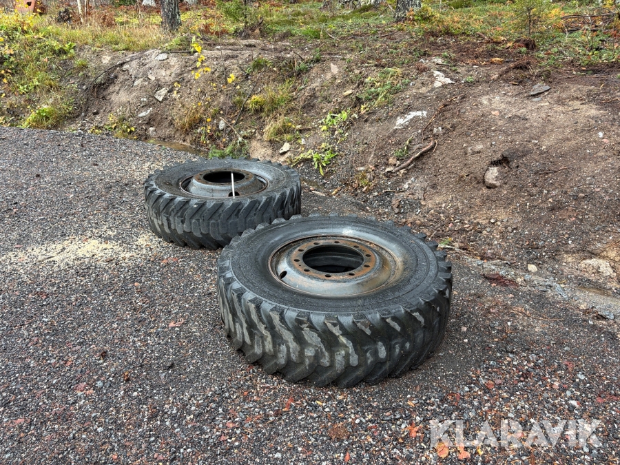 Entreprenaddäck Cavator 325/80R22.5 med fälg 2st