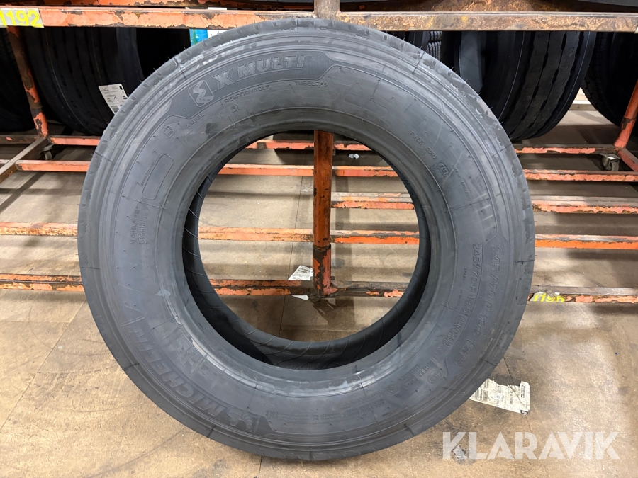 Lastbilsdäck Michelin X-Multi 245/70R19.5 8 st