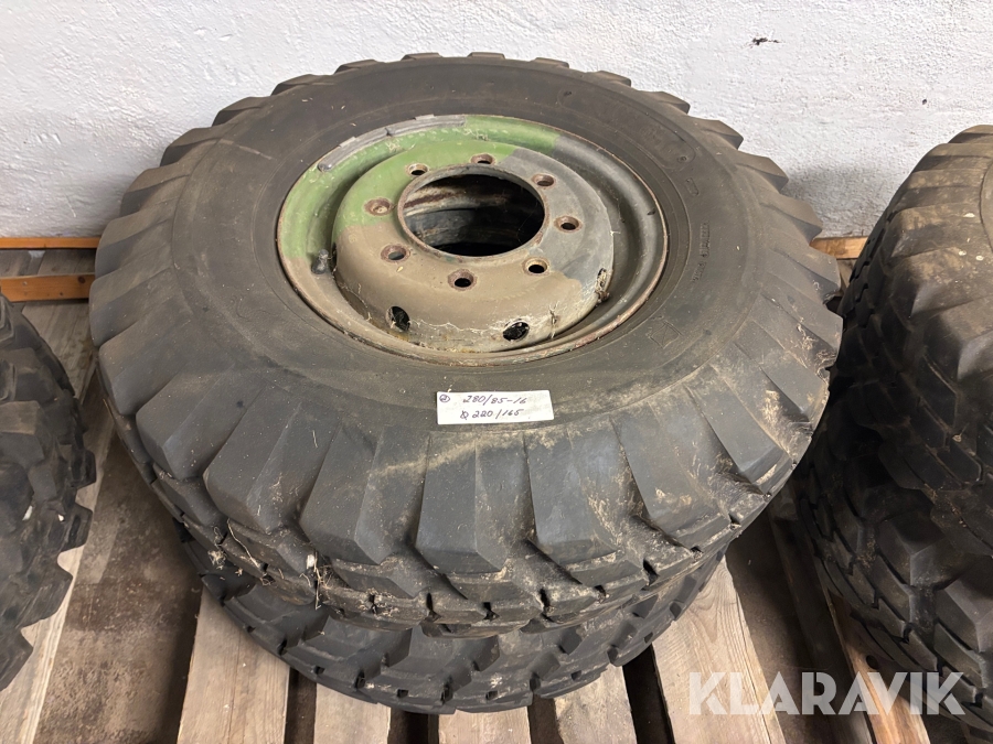 Däck på fälg Good Year 280/85-16 2st