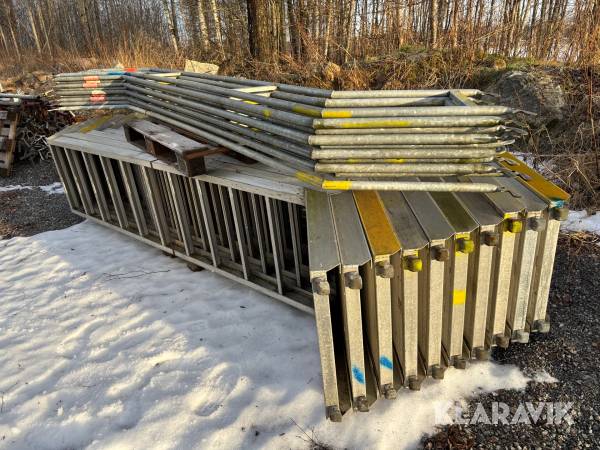 Trappor samt handledare Layher 3,07 m 20 st delar