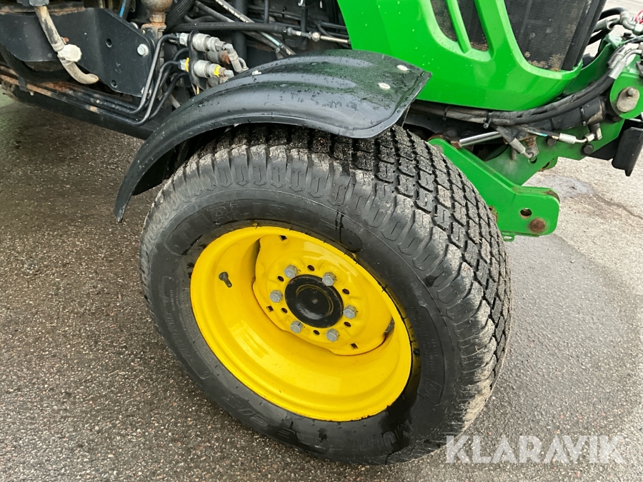 Traktor John Deere 4720