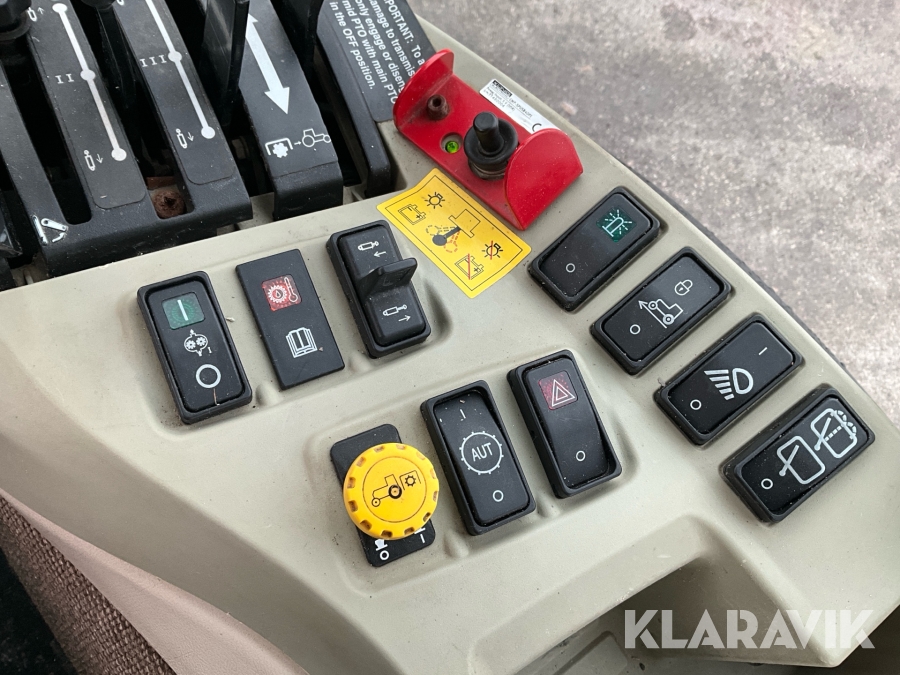 Traktor John Deere 4720