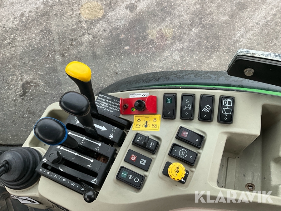 Traktor John Deere 4720