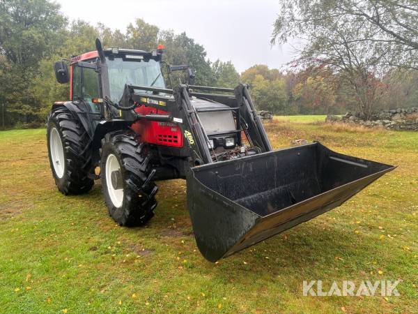 Traktor Valtra Valmet 8450 - Med frontlastare