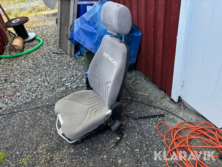 Säte till grävmaskin Hitachi