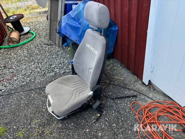 Säte till grävmaskin Hitachi