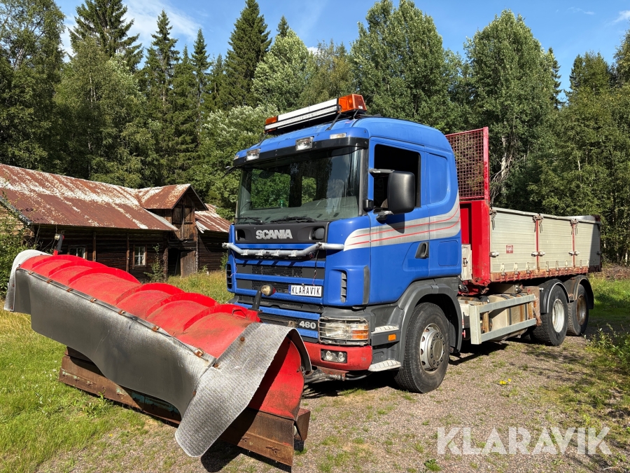 Lastbil Scania 144G med plogutrustning