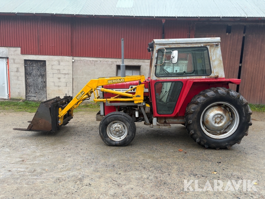 Traktor Massey Ferguson 550 med frontlastare och 2 redskap