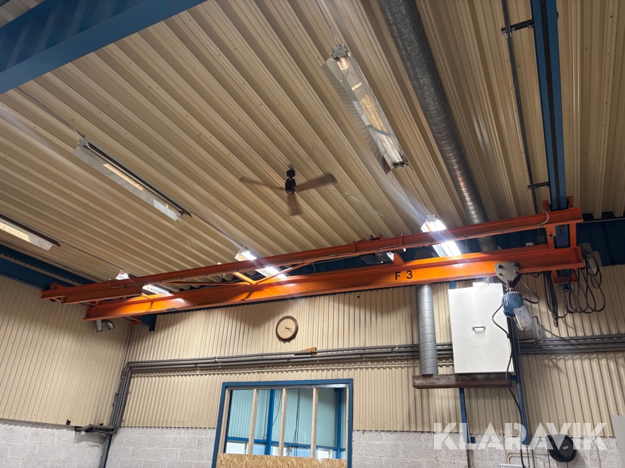 Travers Demag F3 8x18m