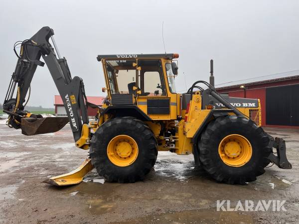 Grävlastare med tiltrotator & skopa Volvo BM 6300