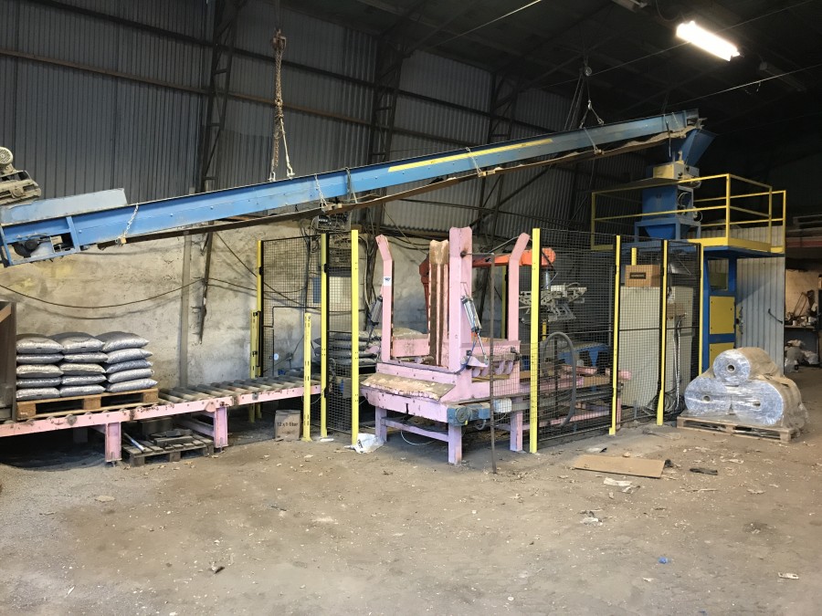 Säckfyllare med robot