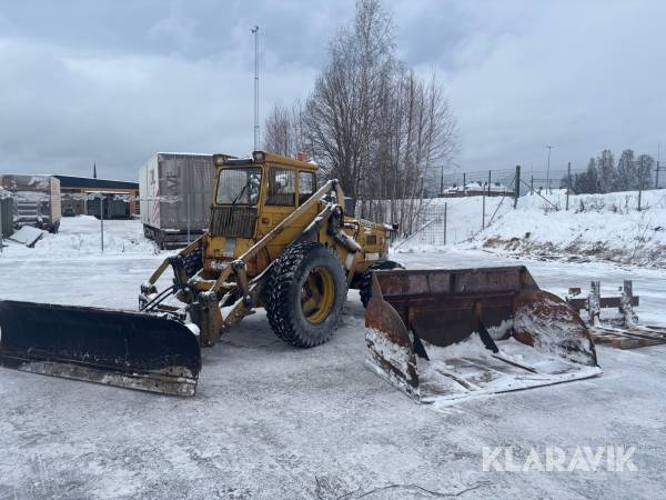 Baklastare Volvo BM LM 621 med redskap