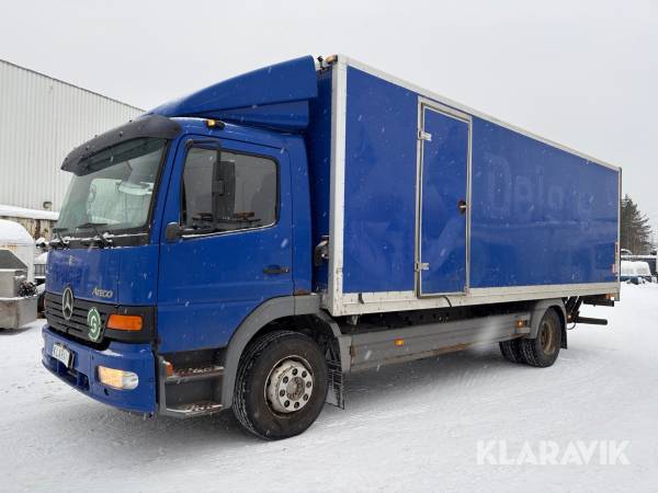 Lastbil Mercedes-Benz 1223 L 2x4 med bakgavellyft