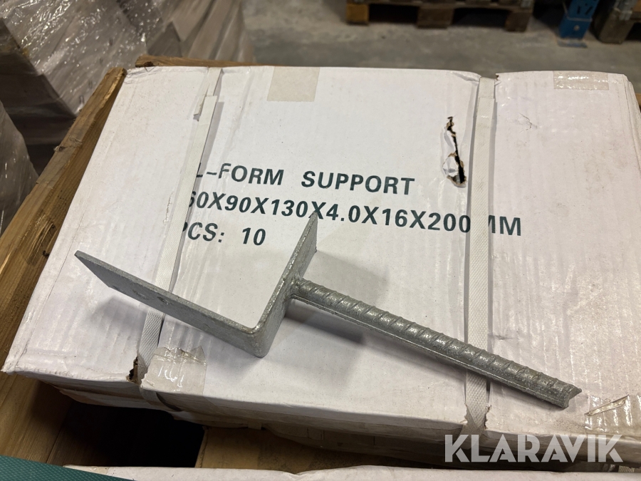 Stolpsko för ingjutning L-Form 60x90x130x4.0x16x200mm 470st