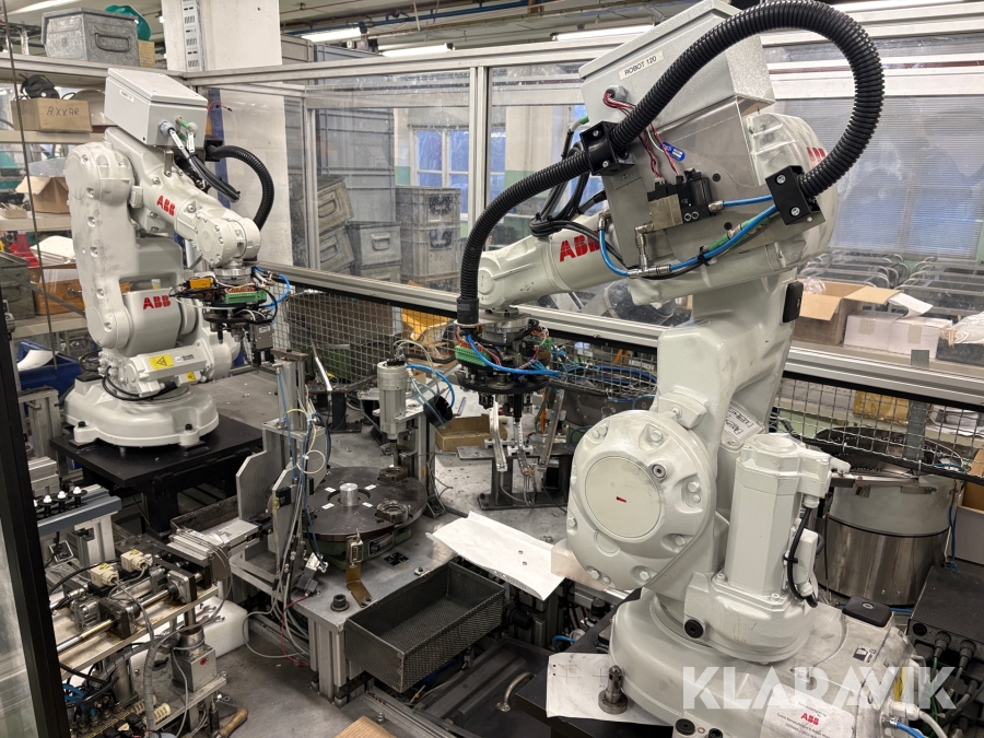 2st Robot ABB IRB 140 med styrskåp
