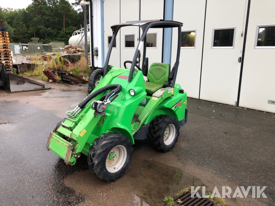 Kompaktlastare Avant 420 med teleskoparm