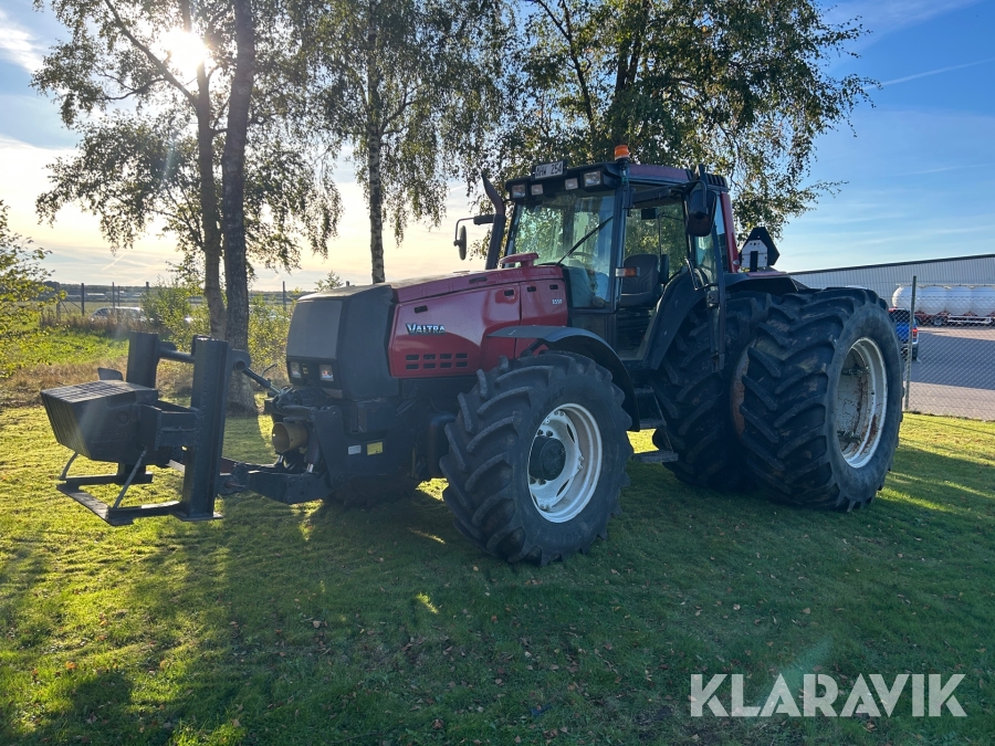 Traktor Valtra 8550 HiTech