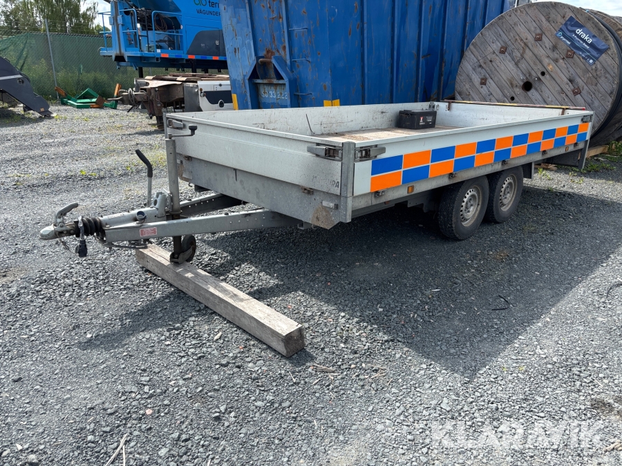 Personbilssläp Henra PL27DS