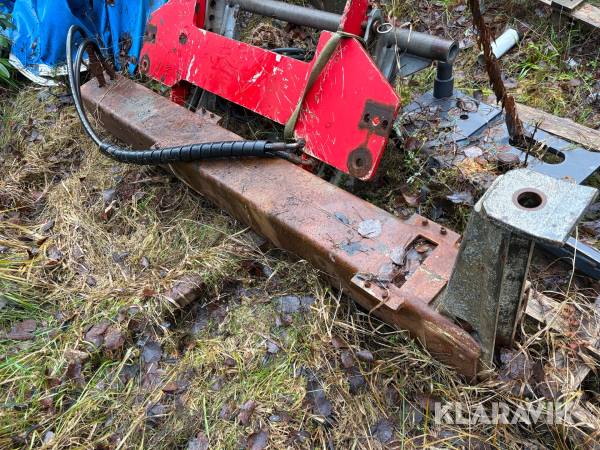 Plogfäste bak till lastbil Mählers US 84-2