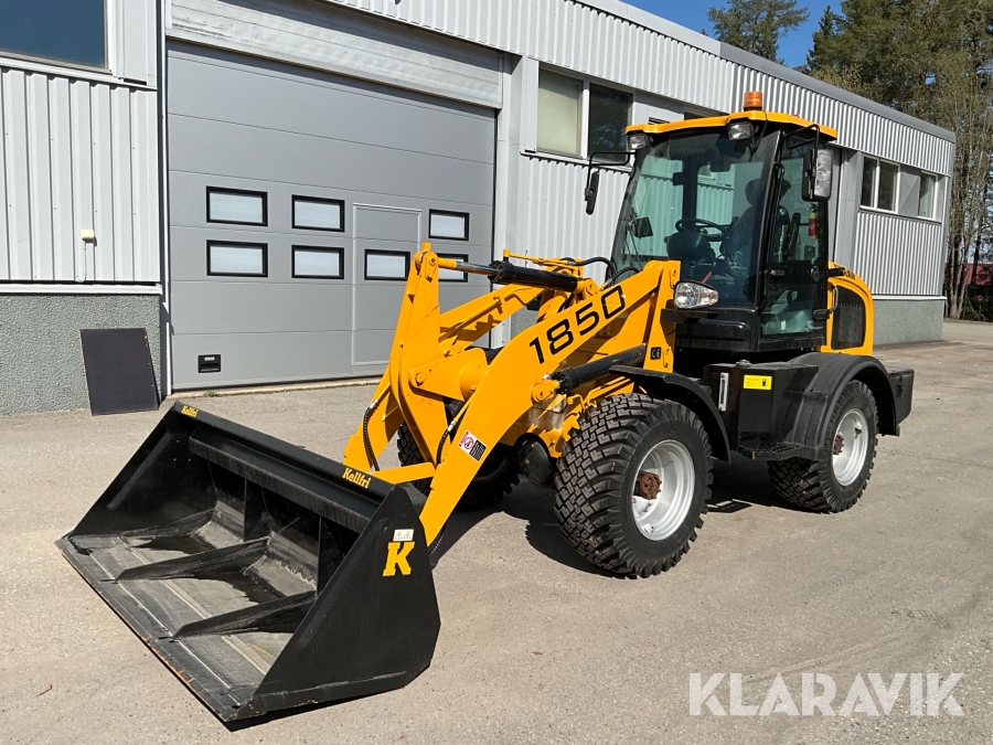 Hjullastare Swekip 1850 med skopa och gafflar