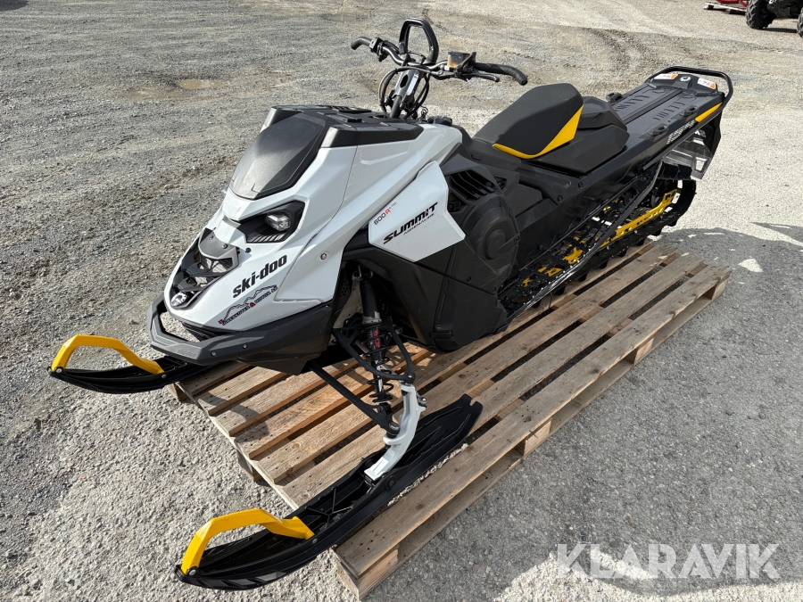 Snöskoter Ski-Doo Summit Adrenaline 600 R E-Tec
