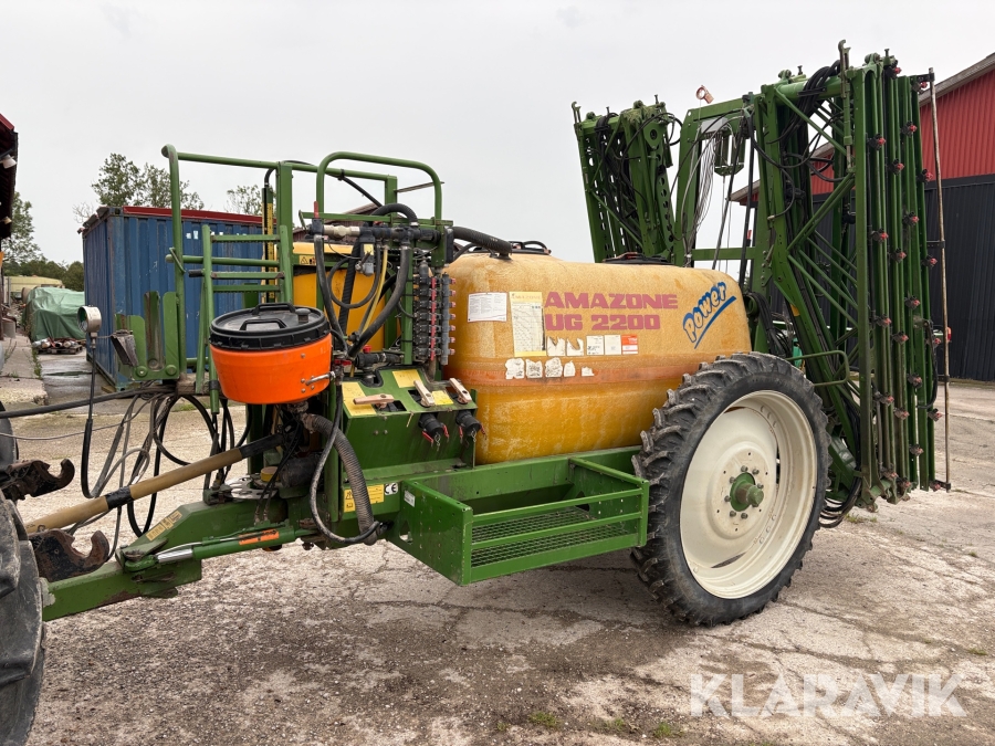 Växtskyddsspruta Amazone UG 2200 24m hydraulisk ramp