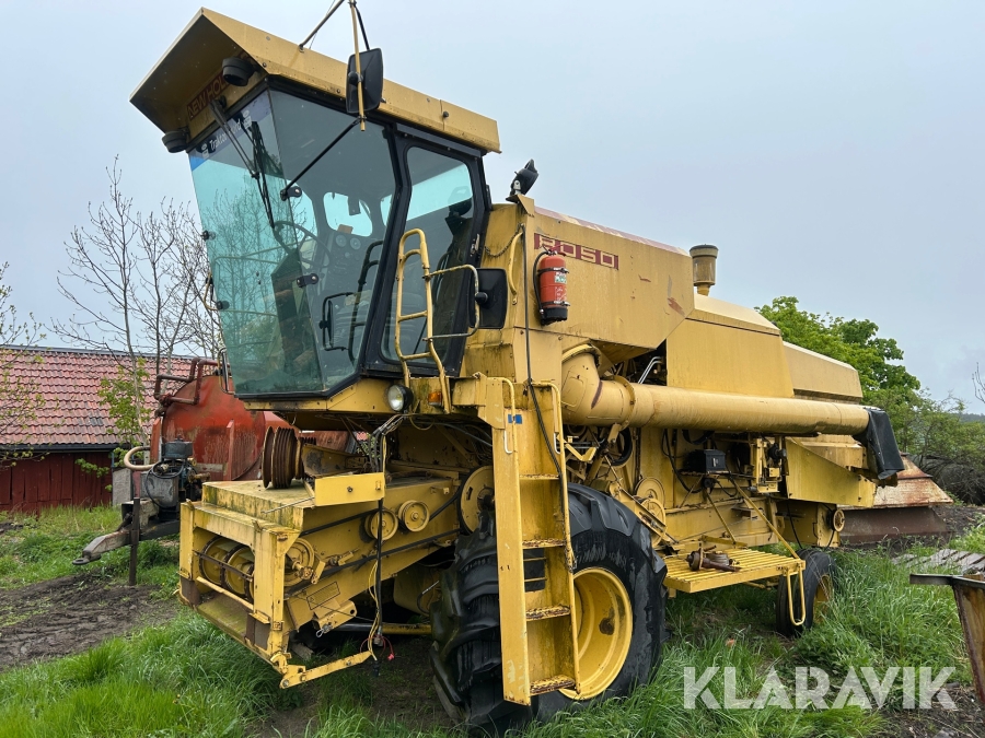 Skördetröska New Holland 8050