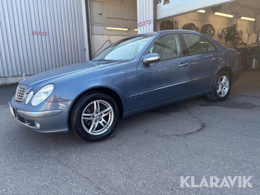 Mercedes-Benz E 240