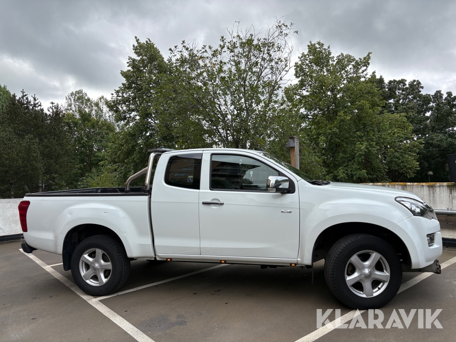 Pickup Isuzu ATFS Plogutrustad