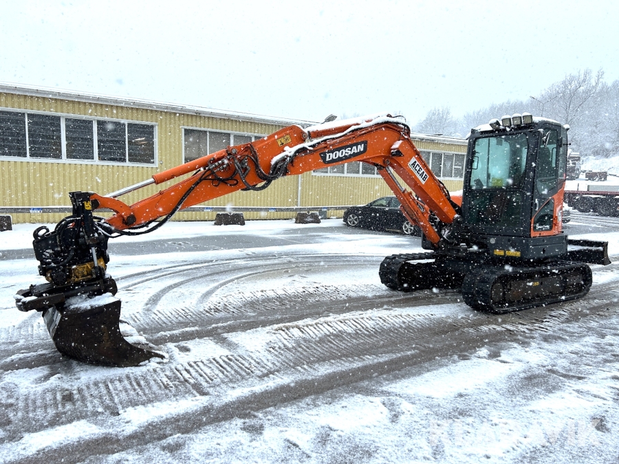 Grävmaskin Doosan DX63-3 , med tiltrotator