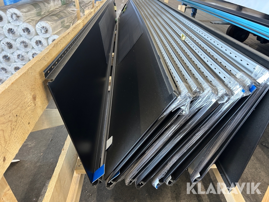 Takplåt  med monterade solpaneler 17 st 204W/plåt