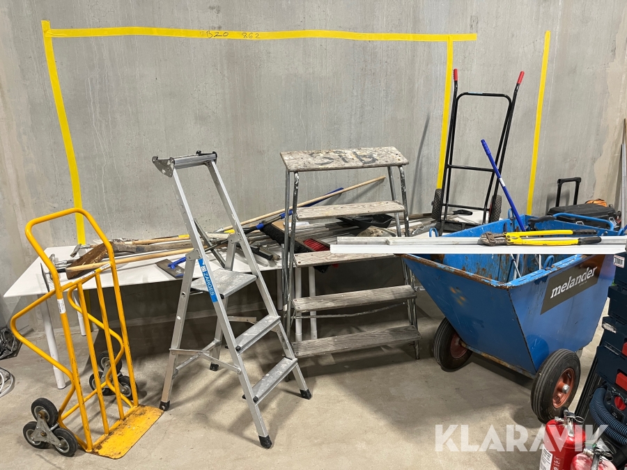 Sloda, trappstegar, säckkärror med mera