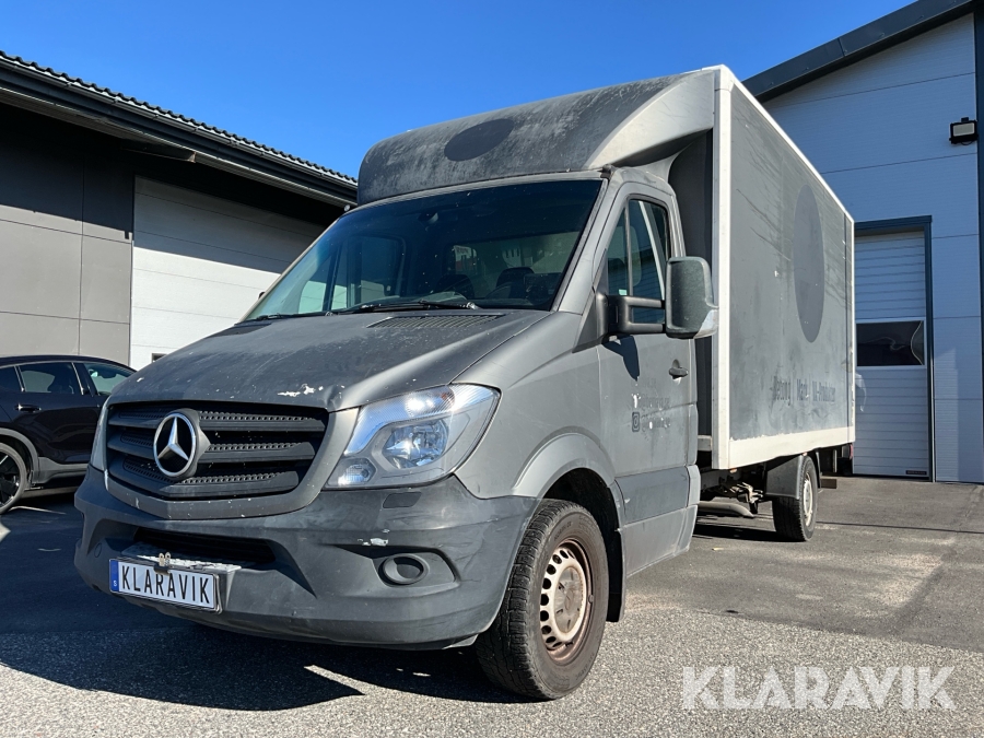 Lätt lastbil Mercedes-Benz Sprinter 316 med Bakgavellyft