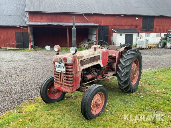 Veterantraktor International Harvester B275