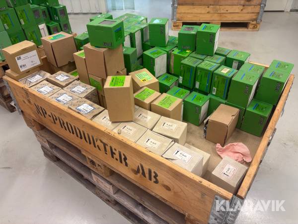 Pall med blandade skruvar