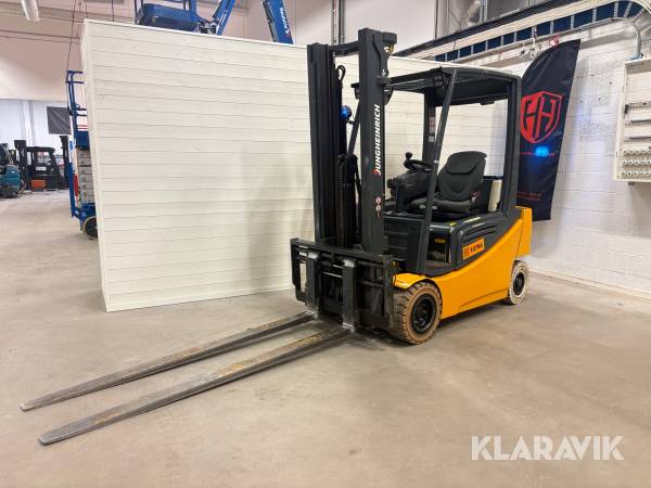 Truck Jungheinrich EFG 320 med 2000 mm gafflar