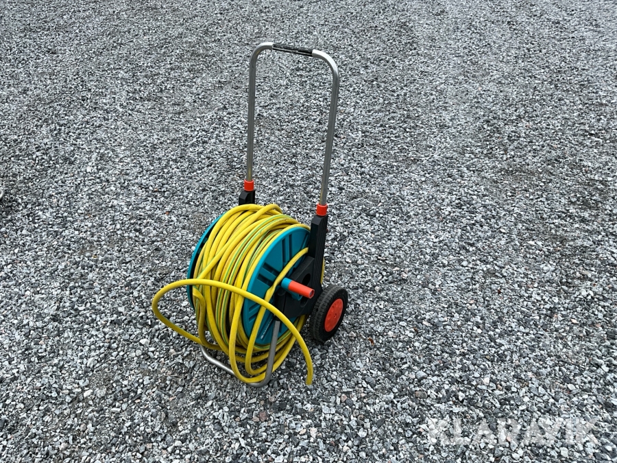 Slangvinda med vattenslang