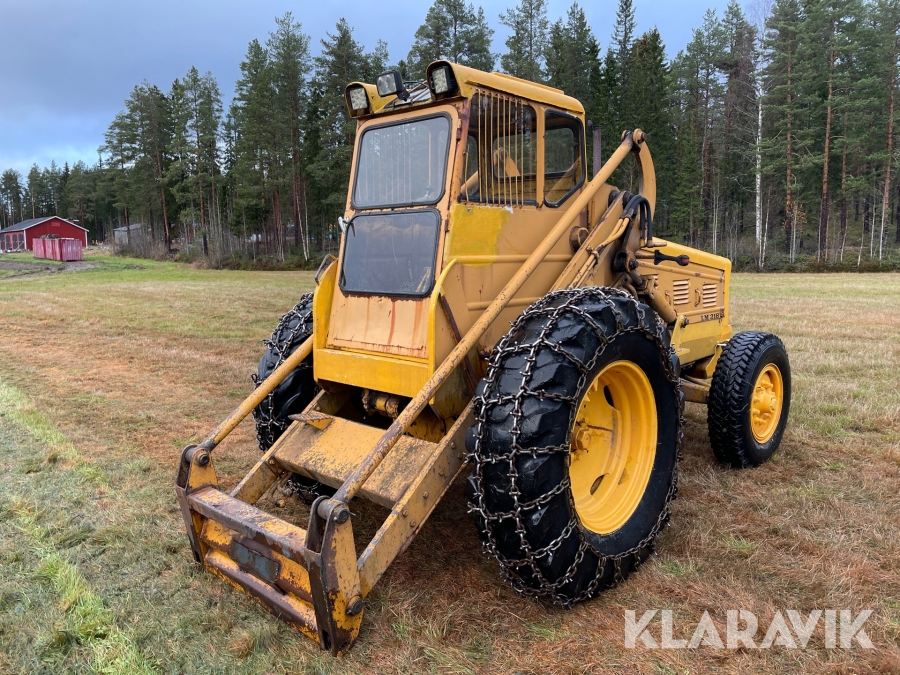 Baklastare Volvo BM LM218 med redskap