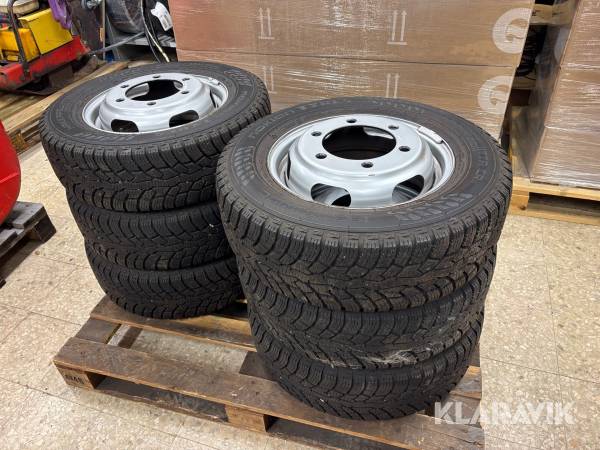 Däck med fälg Nokian Hakkapeliitta CR4 195/70R15C 6 st