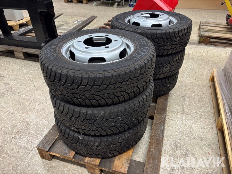 Däck med fälg Nokian Hakkapeliitta CR4 195/70R15C 6 st
