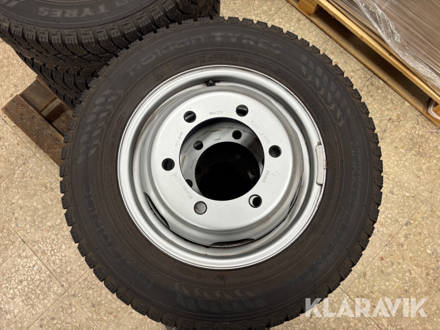 Däck med fälg Nokian Hakkapeliitta CR4 195/70R15C 6 st