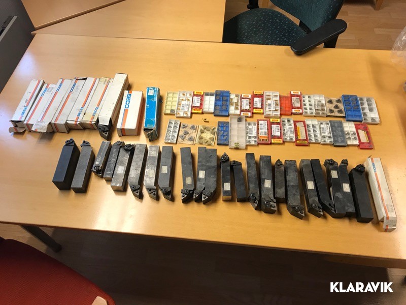 Svarvstål samt stålhållare 