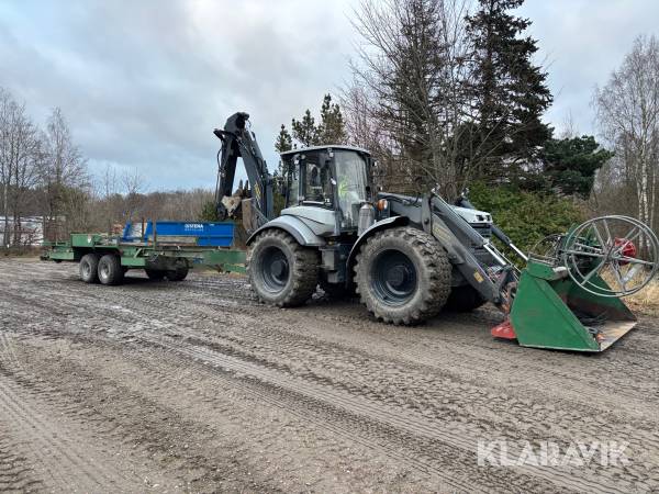 Grävlastare Lännen 8600i med släp, tiltrotator och skopor