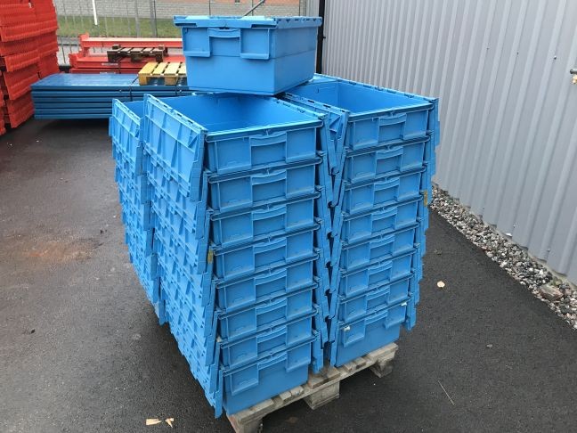 32st Plastlådor med lock