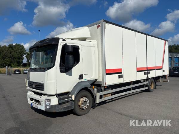 Lastbil Volvo FL 240 med öppningsbar sida